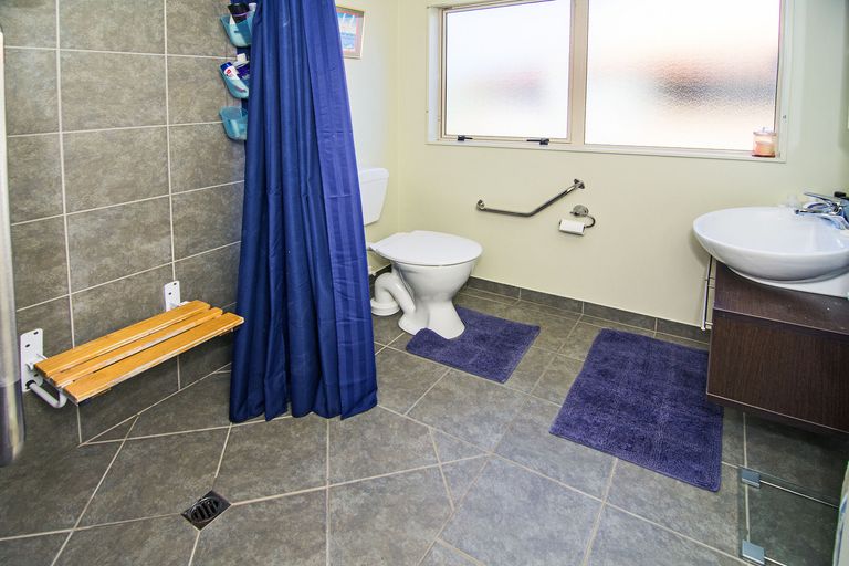 Photo of property in Holdsworth Villas, 11/2 William Donald Drive, Solway, Masterton, 5810