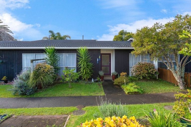 Photo of property in 4/109a Te Atatu Road, Te Atatu South, Auckland, 0610