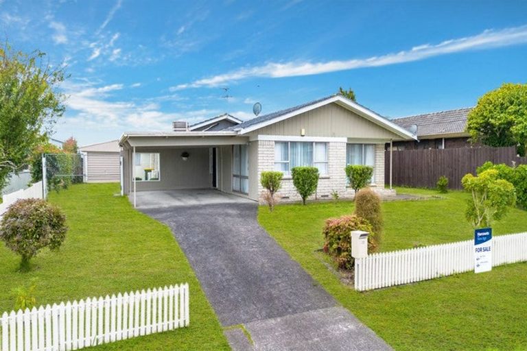 Photo of property in 23 Sunnypark Avenue, Rosehill, Papakura, 2113