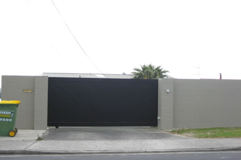 Photo of property in 1022 Whangaparaoa Road, Tindalls Beach, Whangaparaoa, 0930