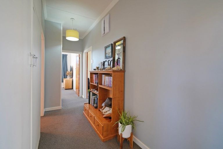 Photo of property in 81 Gerrard Road, Winton, 9783