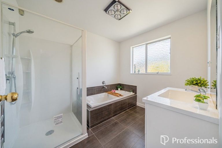 Photo of property in 3a Saint Ronans Avenue, Waterloo, Lower Hutt, 5011