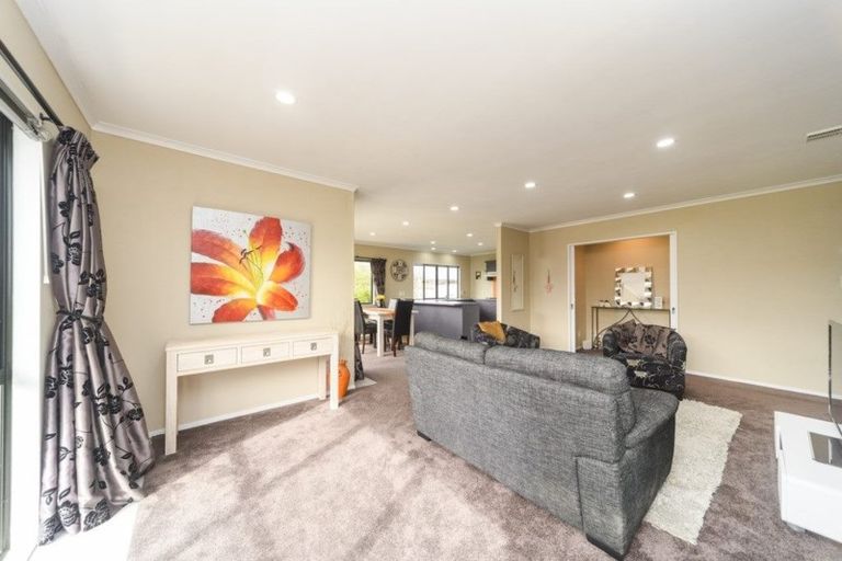 Photo of property in 115 Schnell Drive, Kelvin Grove, Palmerston North, 4414