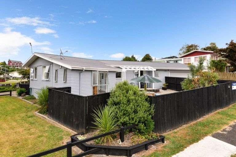 Photo of property in 1 Hatea Place, Dinsdale, Hamilton, 3204