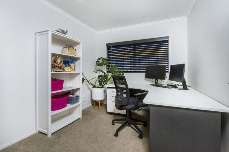 Photo of property in 30a Masterton Road, Rothesay Bay, Auckland, 0630