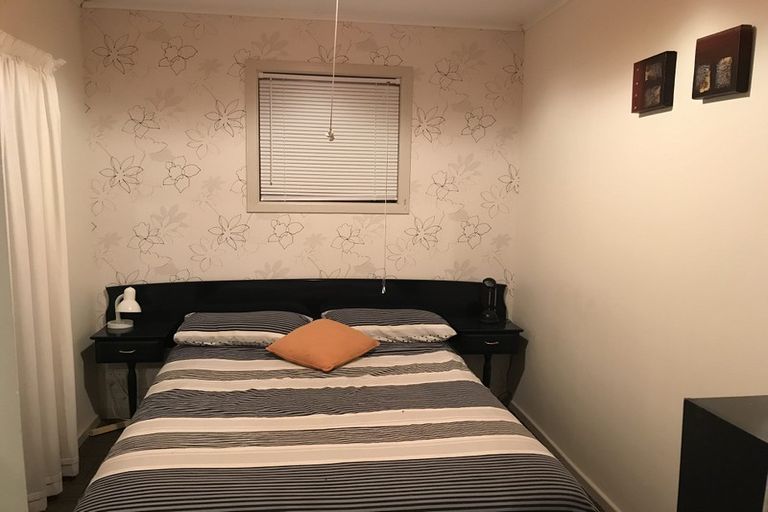 Photo of property in 1 First Avenue, Urenui, 4377