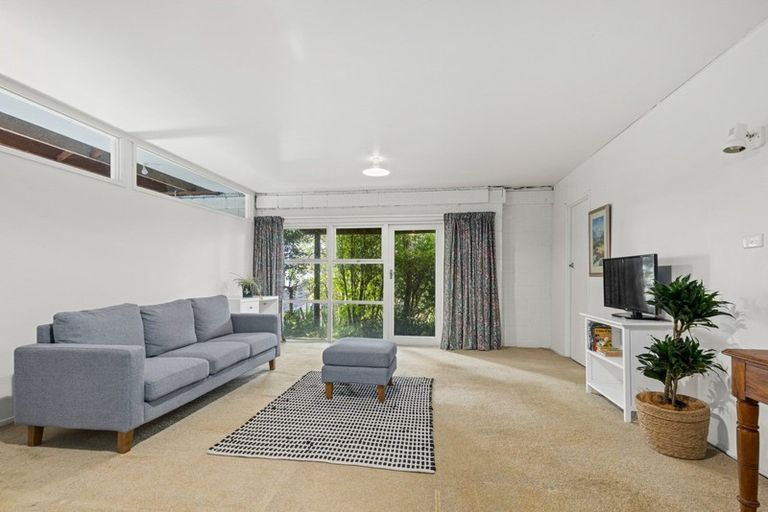 Photo of property in 18 Mayfair Crescent, Mairangi Bay, Auckland, 0630