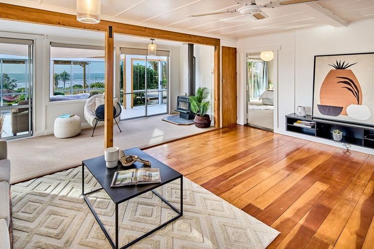 Photo of property in 83 Wellington Road, Paekakariki, 5034