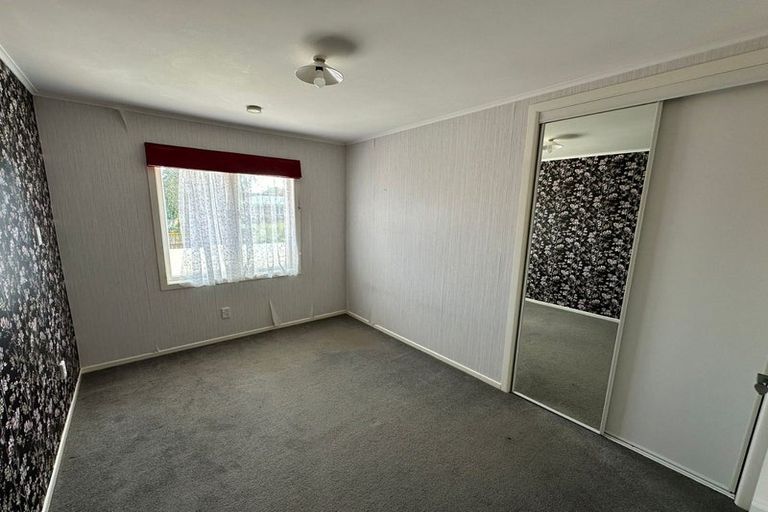 Photo of property in 1/5 Hill Crescent, Papakura, 2110