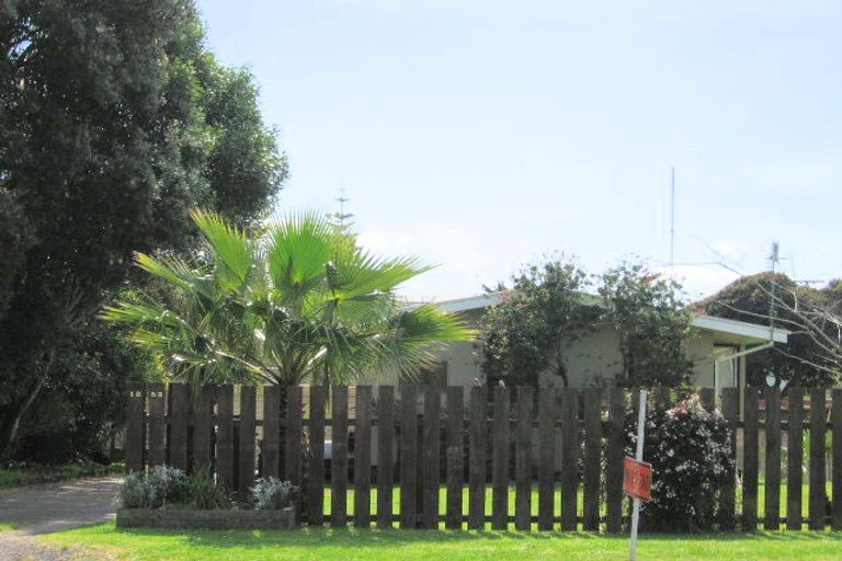 Photo of property in 1253 Papamoa Beach Road, Papamoa Beach, Papamoa, 3118