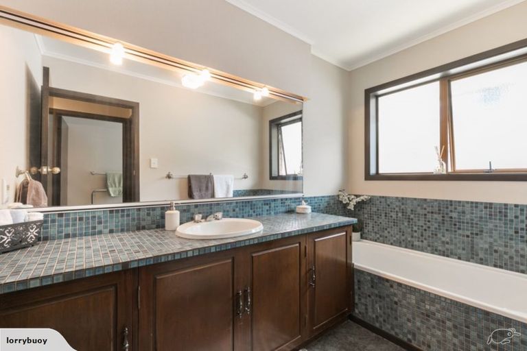 Photo of property in 42 Paparata Road, Bombay, 2675