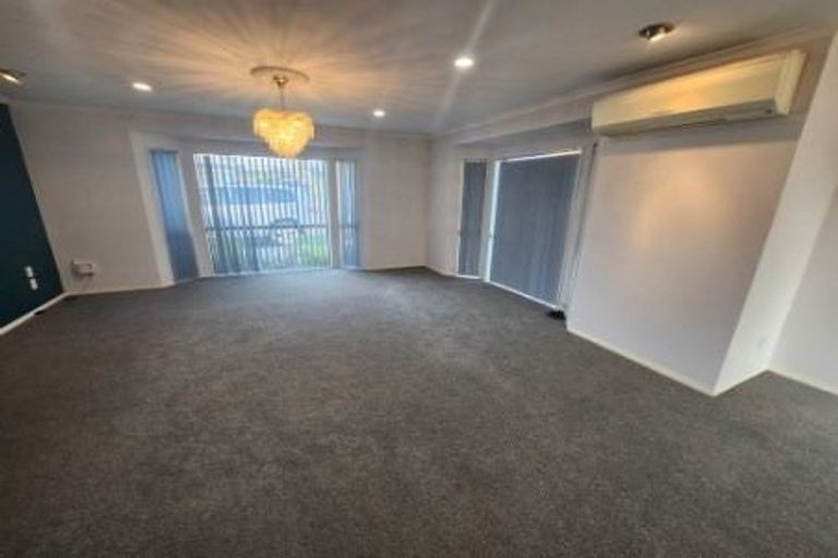 Photo of property in 51 Robin Brooke Drive, Flat Bush, Auckland, 2019