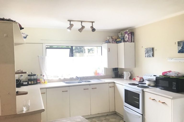 Photo of property in 153 Gossamer Drive, Pakuranga Heights, Auckland, 2010