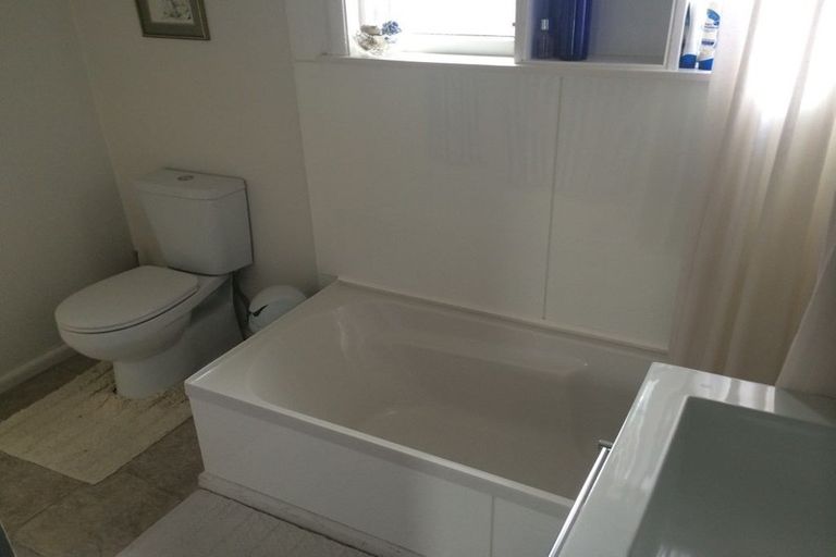 Photo of property in 90 Brookside Terrace, Bryndwr, Christchurch, 8053