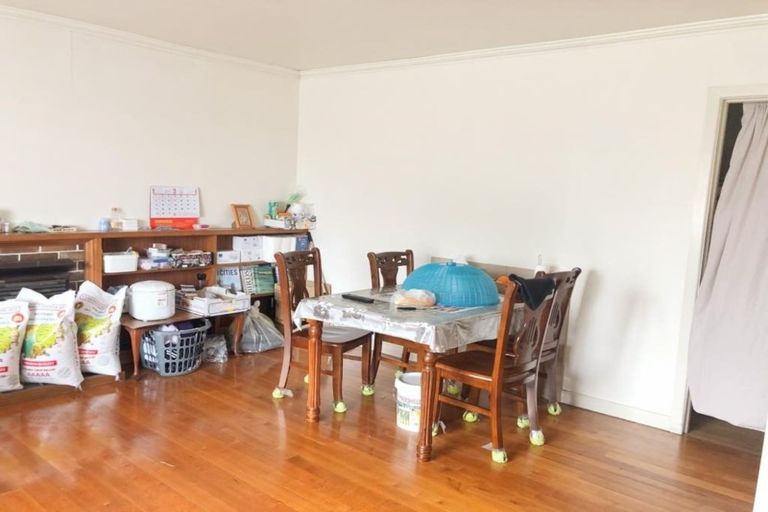 Photo of property in 26 Netherlands Avenue, Kelston, Auckland, 0602