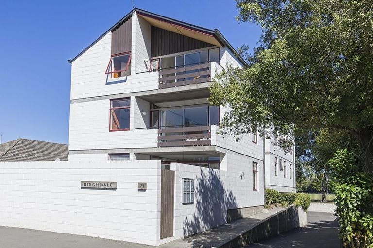 Photo of property in 21 Newbridge Place, Ilam, Christchurch, 8041