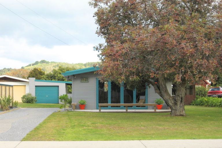 Photo of property in 121 Williamson Road, Whangamata, 3620