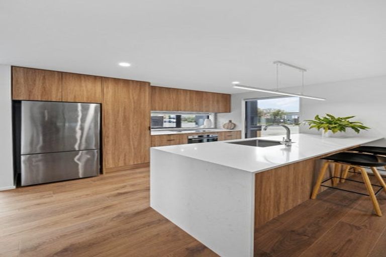 Photo of property in 28 Blair Avenue, Papanui, Christchurch, 8053