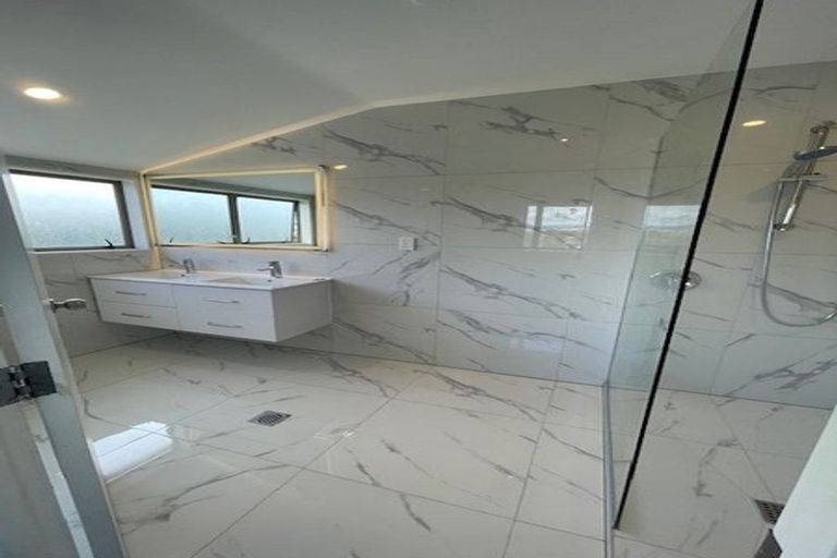 Photo of property in 10a Marie Crescent, Te Atatu South, Auckland, 0610