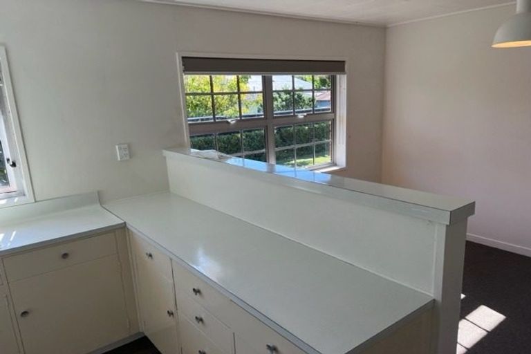 Photo of property in 24 Middle Road, Havelock North, 4130