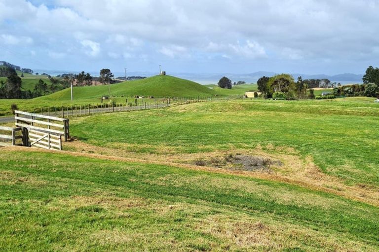 Photo of property in 10a Higham Road, South Head, 0874