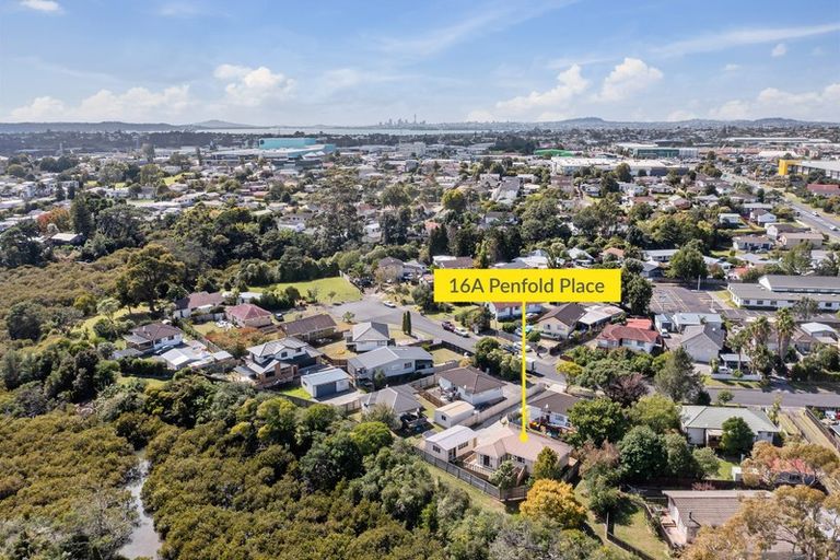 Photo of property in 16a Penfold Place, Henderson, Auckland, 0610