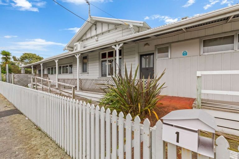 Photo of property in 1 Moore Avenue, Tawhero, Whanganui, 4501