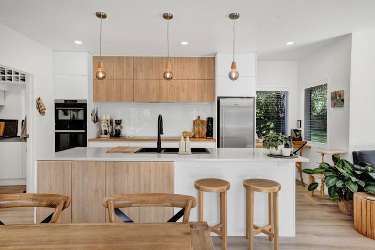 Photo of property in 14a Clawton Street, Westown, New Plymouth, 4310