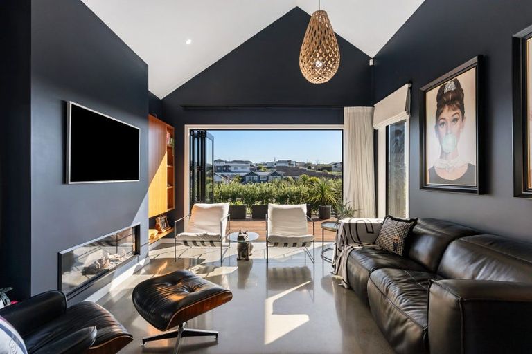 Photo of property in 64 Riverhead Point Drive, Riverhead, 0820