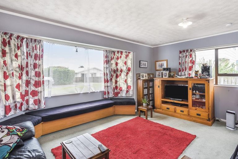 Photo of property in 6 Arnold Grove, Paraparaumu Beach, Paraparaumu, 5032