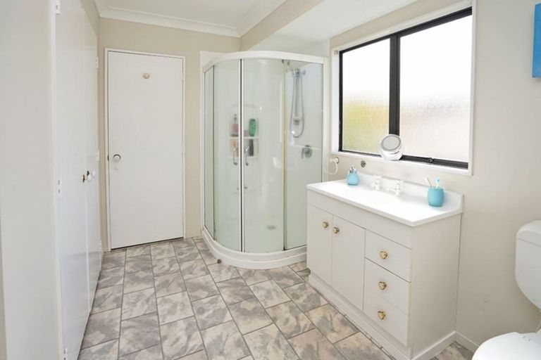 Photo of property in 42 Dixon Road, Fitzroy, Hamilton, 3206