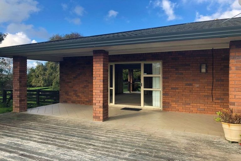 Photo of property in 67 Riverhead Road, Kumeu, 0810