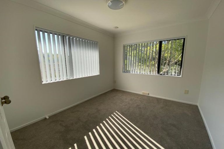 Photo of property in 8 Belvedere Court, West Harbour, Auckland, 0618