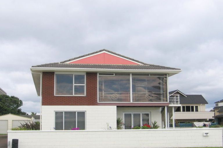 Photo of property in 144 Marine Parade, Mount Maunganui, 3116