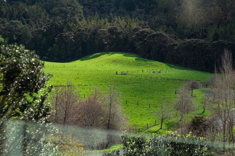 Photo of property in 388 Pine Valley Road, Dairy Flat, Silverdale, 0992