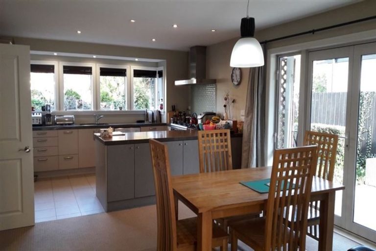 Photo of property in 123 Holly Road, St Albans, Christchurch, 8014