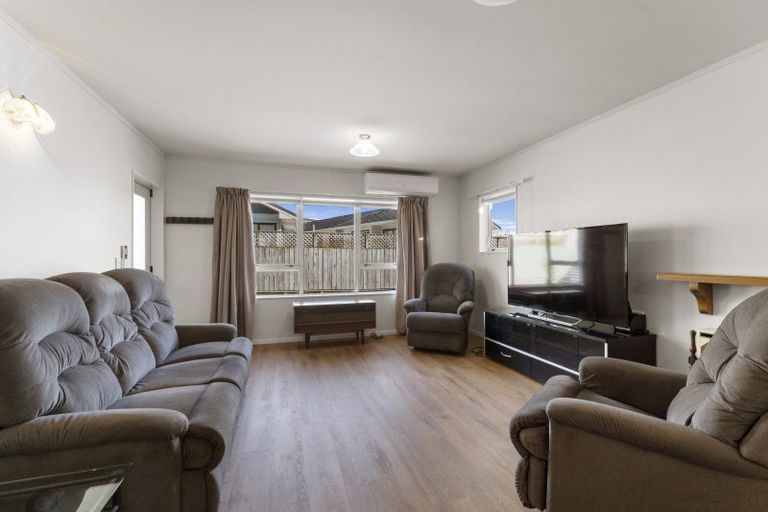 Photo of property in 15b Ross Grove, Paraparaumu, 5032