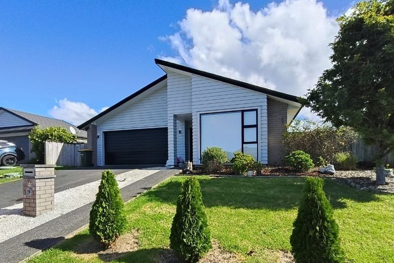 Photo of property in 8a Turpin Road, Riverhead, 0820