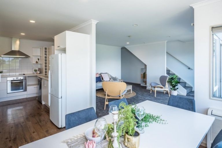 Photo of property in Onslow Heights, 17c Onslow Road, Khandallah, Wellington, 6035