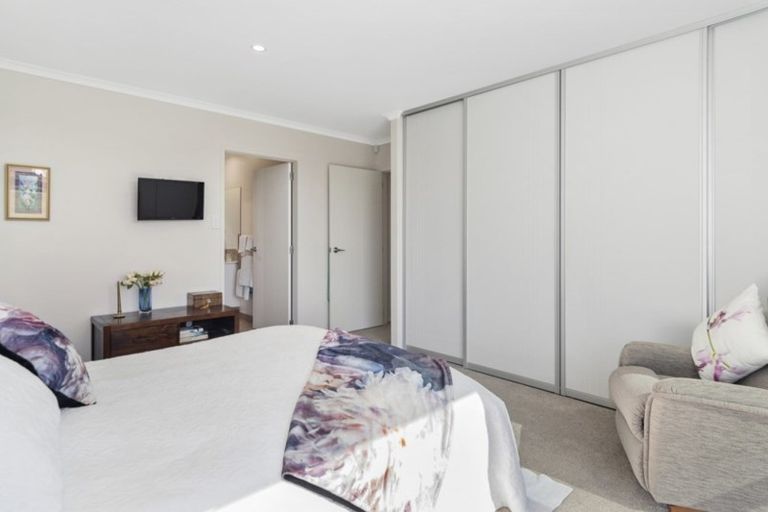 Photo of property in 18 Tranquil Grove, Omokoroa, 3114