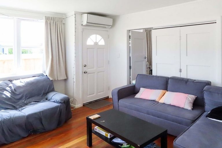 Photo of property in 2/49 Ward Street, Trentham, Upper Hutt, 5018