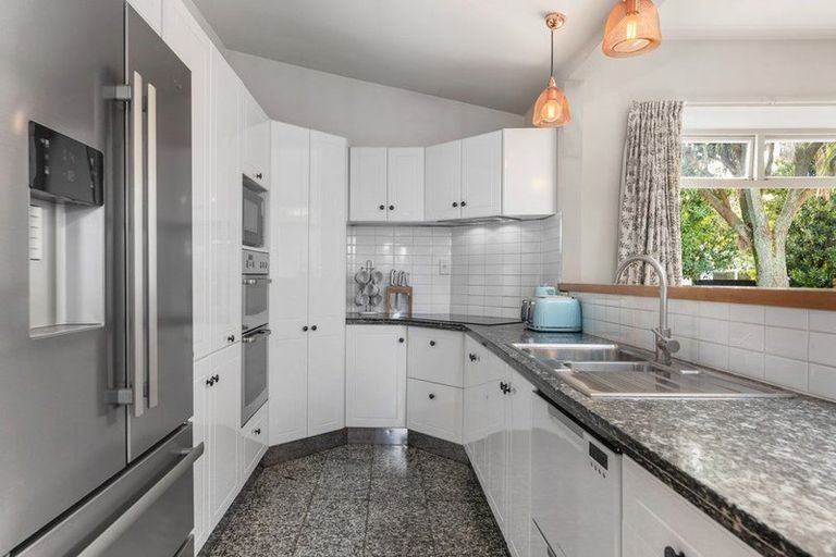 Photo of property in 28 Cleveland Street, Edgeware, Christchurch, 8013