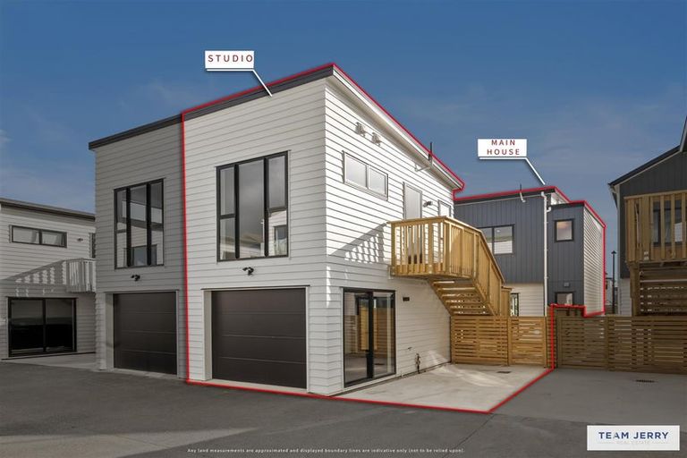 Photo of property in 63 Whare Kauri Road, Papakura, 2110