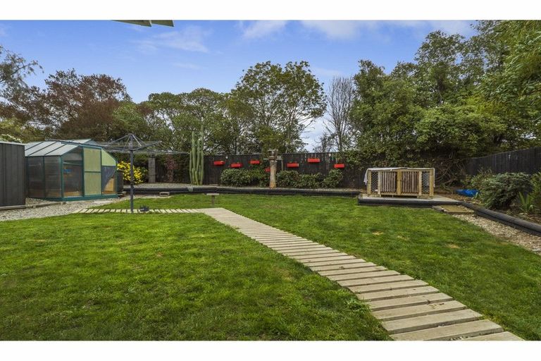 Photo of property in 24 Rintoul Place, Brightwater, 7022