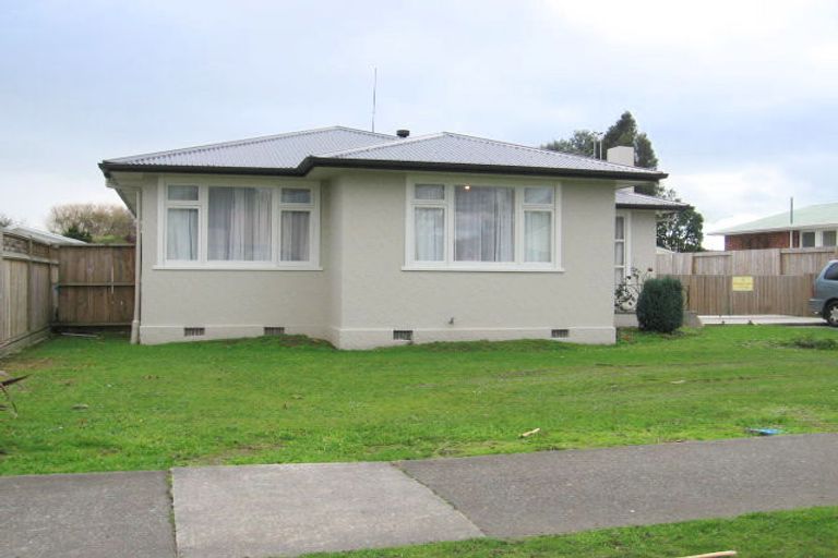 Photo of property in 653 Featherston Street, Roslyn, Palmerston North, 4414