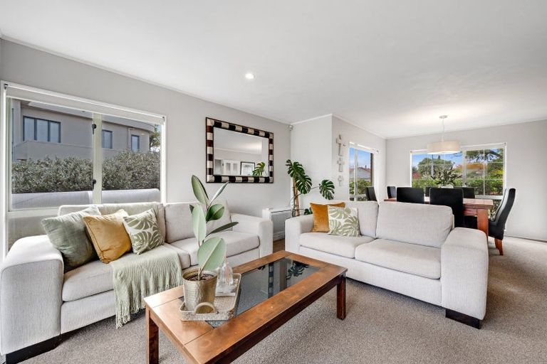 Photo of property in 18 Matterhorn Crescent, Northpark, Auckland, 2013