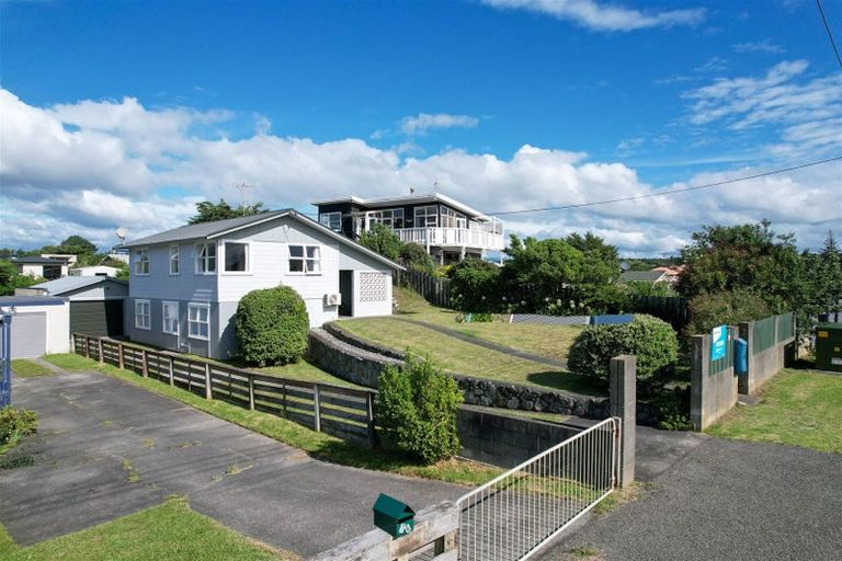 Photo of property in 74 Park Avenue, Waitarere Beach, Levin, 5510