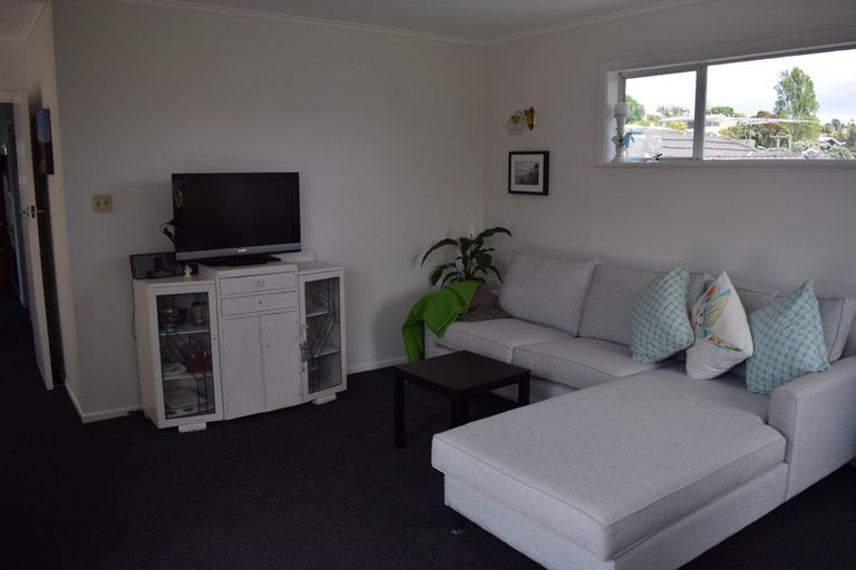 Photo of property in 11 Beulah Avenue, Rothesay Bay, Auckland, 0630