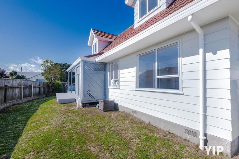 Photo of property in 12 Maraval Crescent, Grenada Village, Wellington, 6037