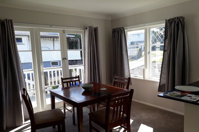 Photo of property in 40 Abbotleigh Avenue, Te Atatu Peninsula, Auckland, 0610